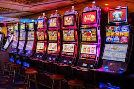 lucky7 slot Slots Games Free Spin Bonus Round ဖြင့် ကစားနေသောမြင်ကွင်း